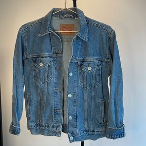 Levi’s | 90s denim trucker jacket in Medium wash | size XS